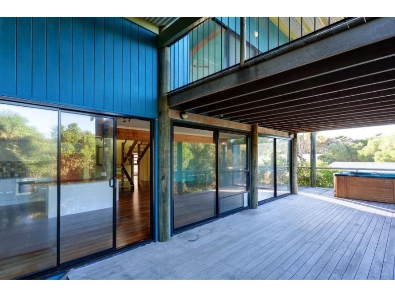 25 Naiad Court, Rainbow Beach QLD 4581