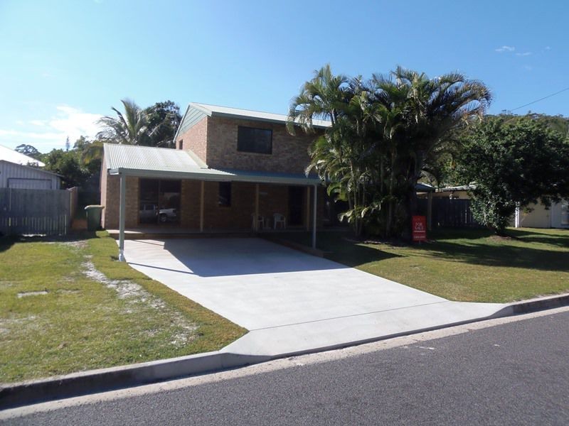 9 Rumbalara Avenue, Rainbow Beach QLD 4581