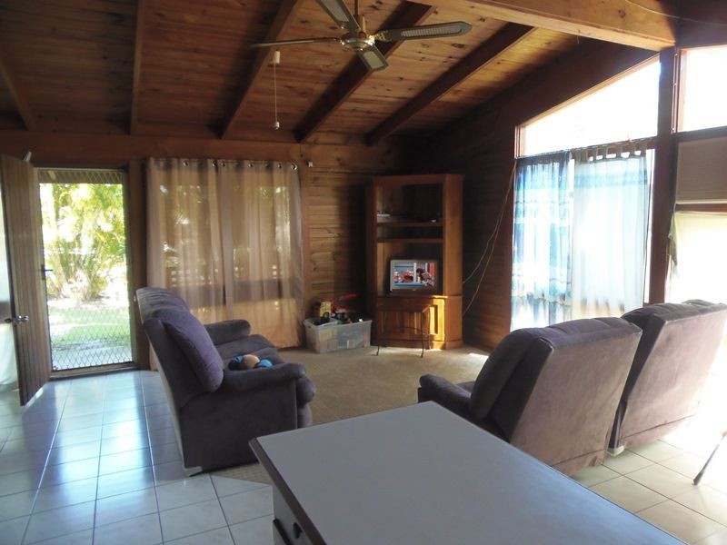 25 Rumbalara Avenue, Rainbow Beach QLD 4581
