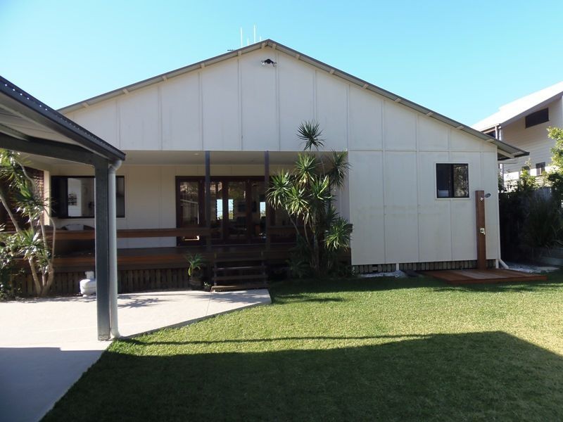 14 Manooka Drive, Rainbow Beach QLD 4581