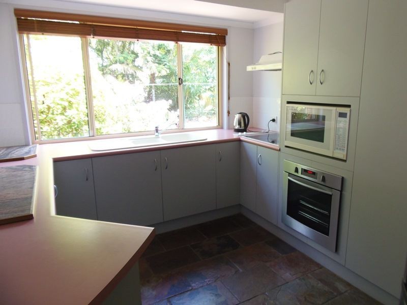 4 Bomburra Court, Rainbow Beach QLD 4581