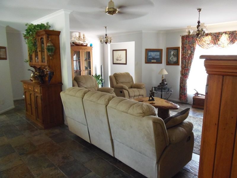 4 Bomburra Court, Rainbow Beach QLD 4581