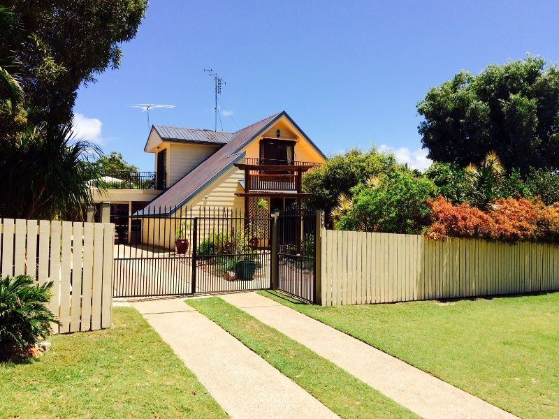 3 Bomburra Court, Rainbow Beach QLD 4581