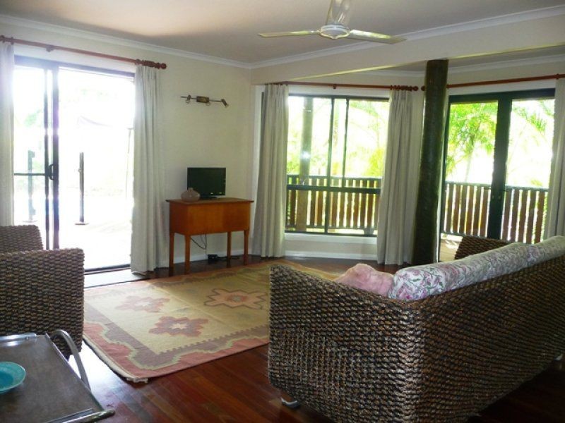 4 Nina Court, Cooloola Cove QLD 4580