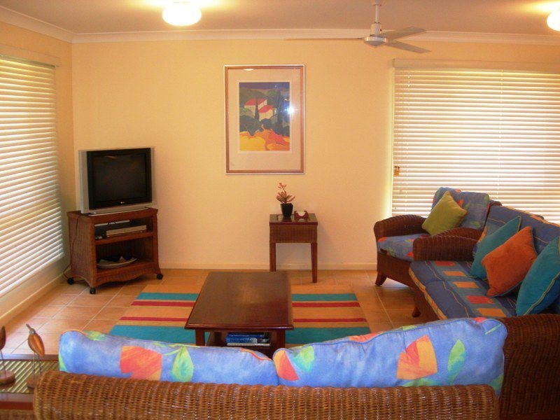 4 Boronia Place, Rainbow Beach QLD 4581