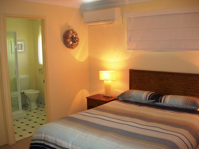 4 Boronia Place, Rainbow Beach QLD 4581