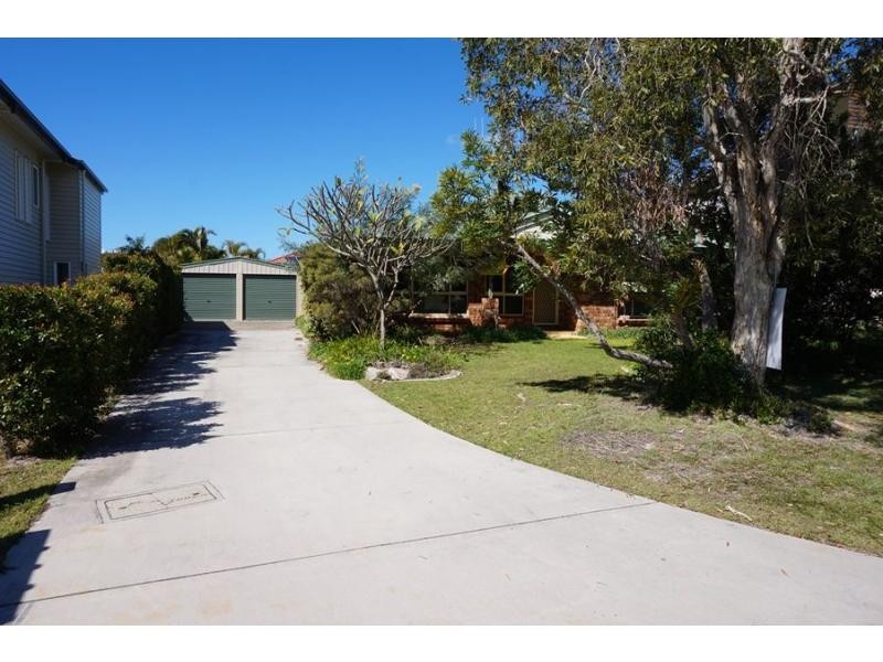 4 Boronia Place, Rainbow Beach QLD 4581