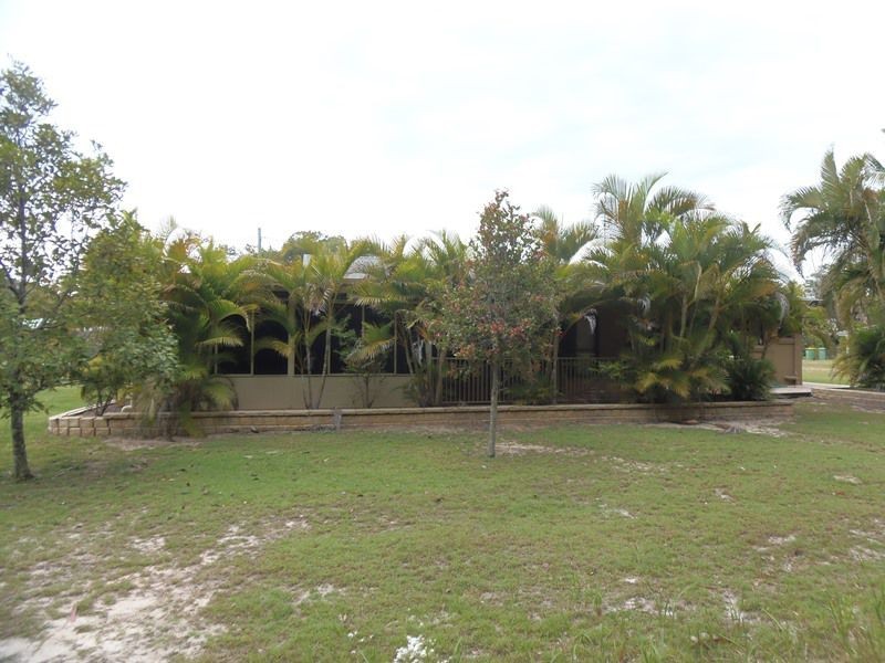 6 Kurana Street, Rainbow Beach QLD 4581