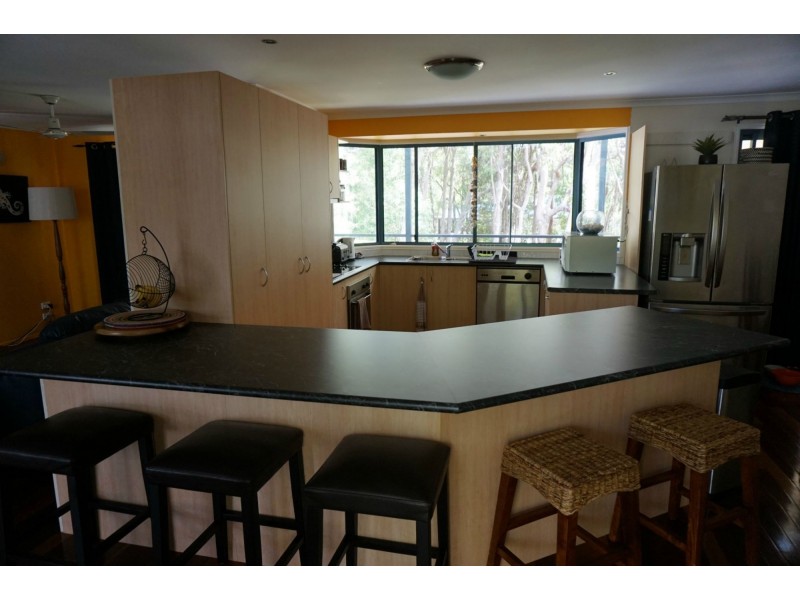 10 Naiad Court, Rainbow Beach QLD 4581