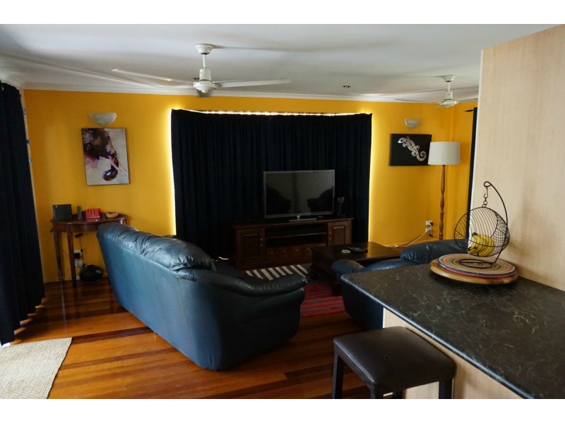 10 Naiad Court, Rainbow Beach QLD 4581