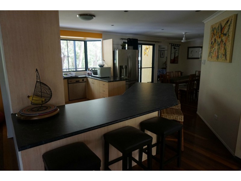 10 Naiad Court, Rainbow Beach QLD 4581