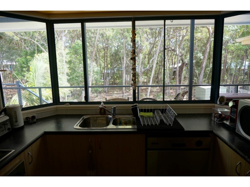 10 Naiad Court, Rainbow Beach QLD 4581