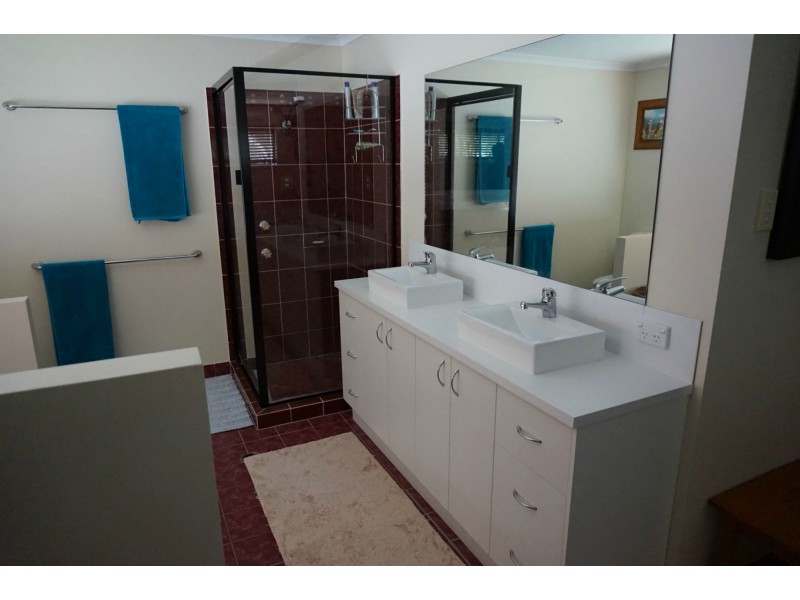 10 Naiad Court, Rainbow Beach QLD 4581