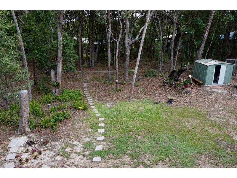 10 Naiad Court, Rainbow Beach QLD 4581