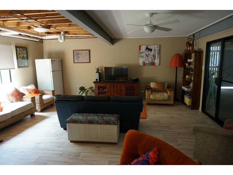 10 Naiad Court, Rainbow Beach QLD 4581