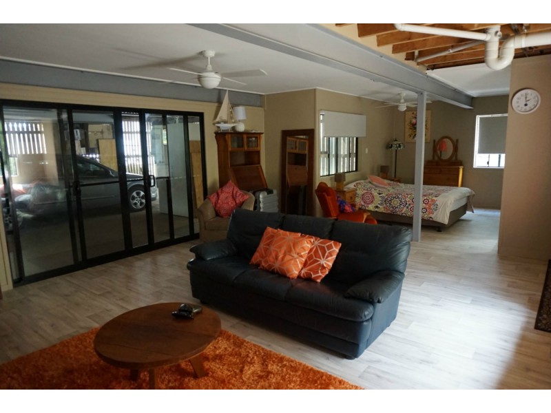 10 Naiad Court, Rainbow Beach QLD 4581