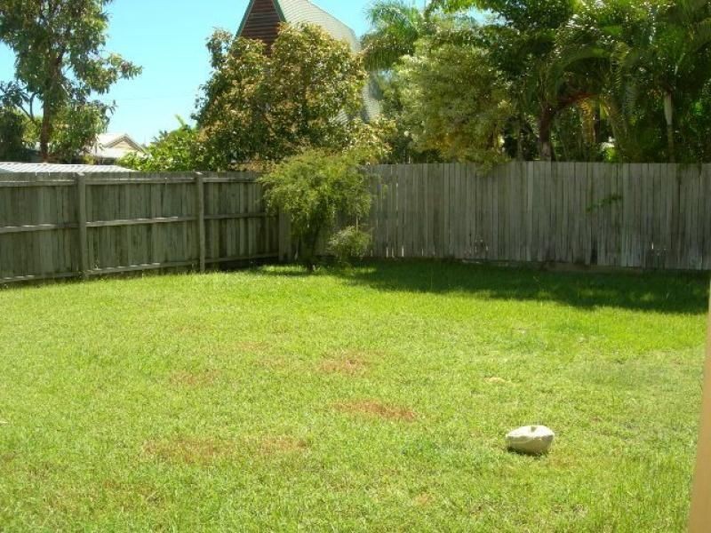 Unit 1/15 Rumbalara Avenue, Rainbow Beach QLD 4581