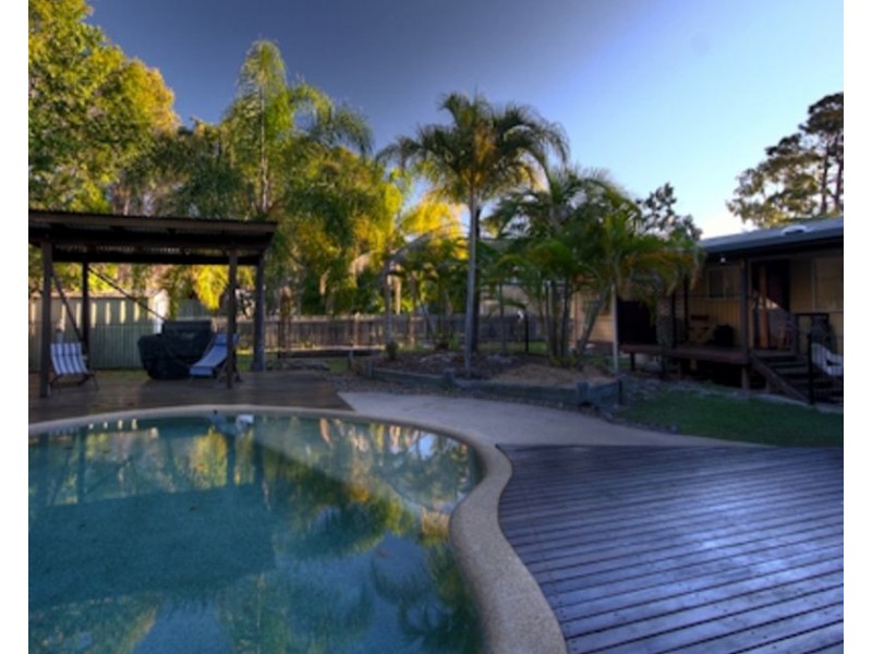 11 Zircon Street, Rainbow Beach QLD 4581