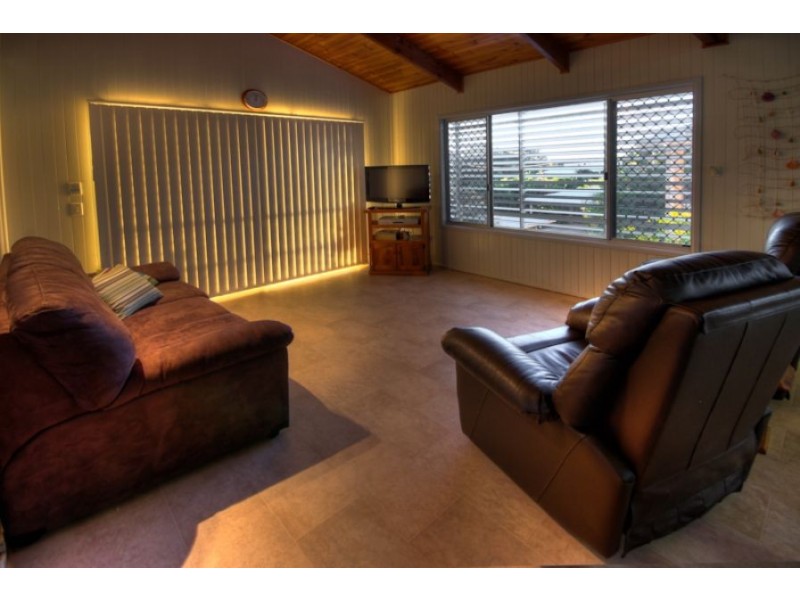 11 Zircon Street, Rainbow Beach QLD 4581