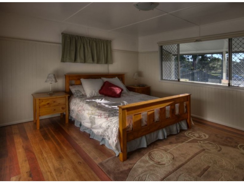 11 Zircon Street, Rainbow Beach QLD 4581