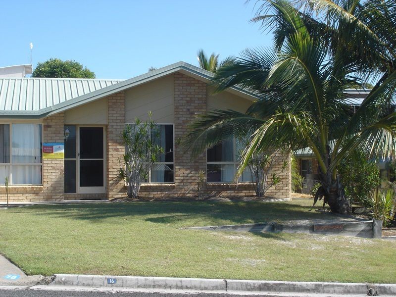 16 Bombala Crescent, Rainbow Beach QLD 4581