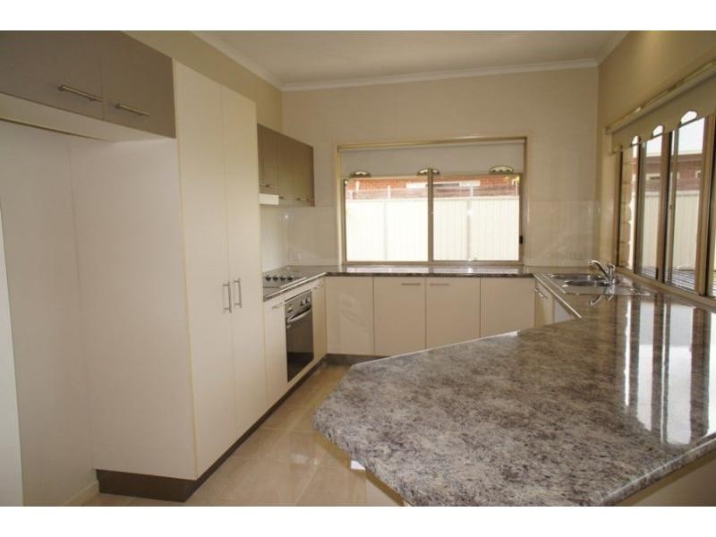 44 Canberra Avenue, Cooloola Cove QLD 4580