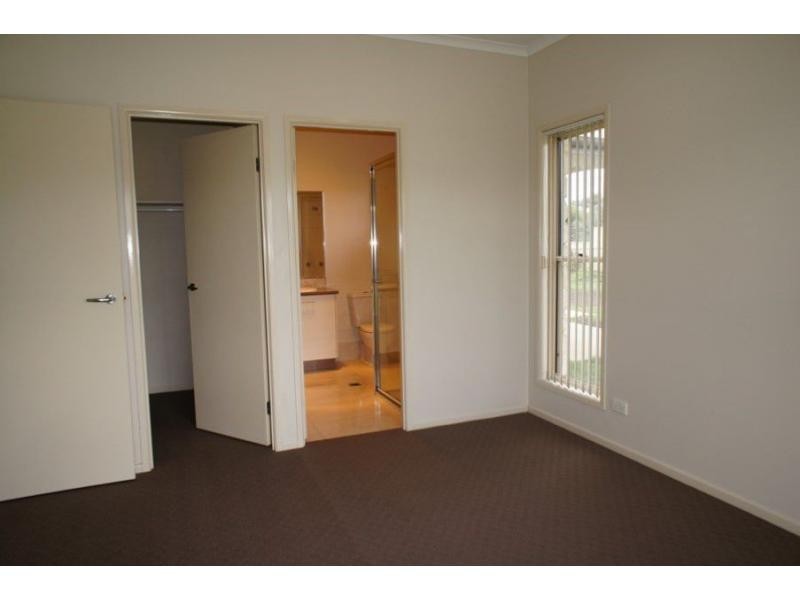 44 Canberra Avenue, Cooloola Cove QLD 4580