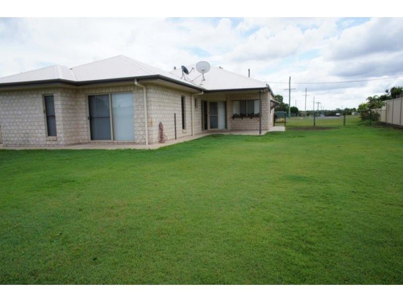 44 Canberra Avenue, Cooloola Cove QLD 4580