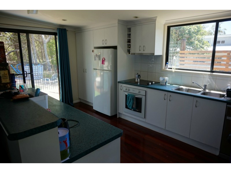 11 Naiad Court, Rainbow Beach QLD 4581