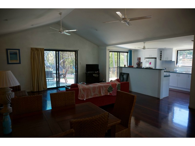 11 Naiad Court, Rainbow Beach QLD 4581