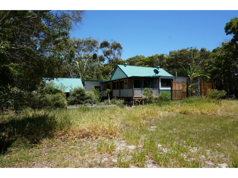 11 Naiad Court, Rainbow Beach QLD 4581