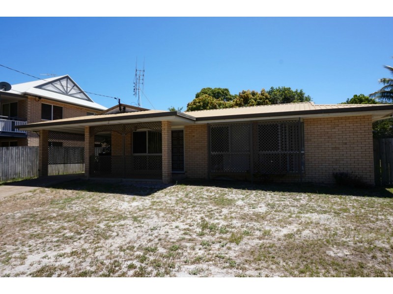 7 Rumbalara Avenue, Rainbow Beach QLD 4581