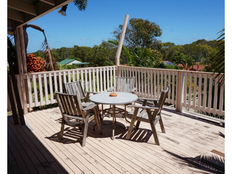 25 Manooka Drive, Rainbow Beach QLD 4581