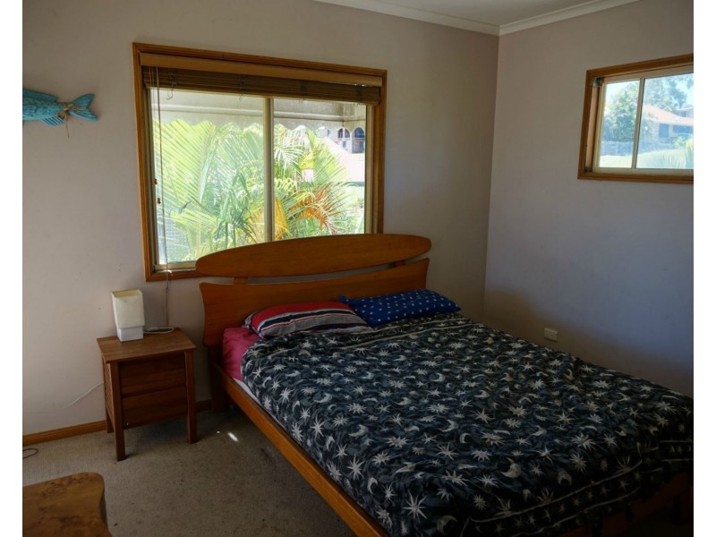 25 Manooka Drive, Rainbow Beach QLD 4581