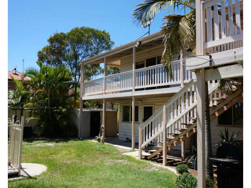 25 Manooka Drive, Rainbow Beach QLD 4581