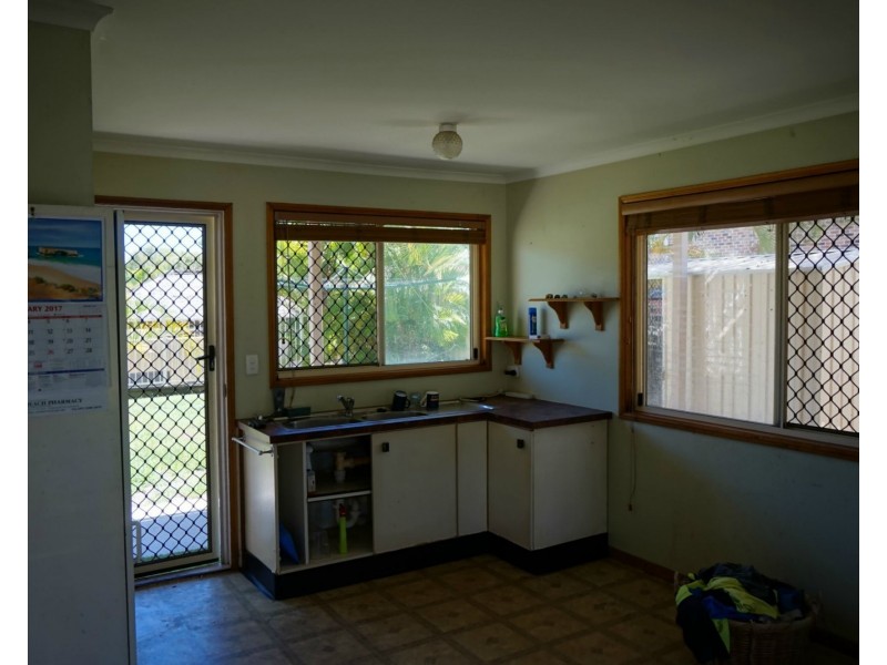 25 Manooka Drive, Rainbow Beach QLD 4581