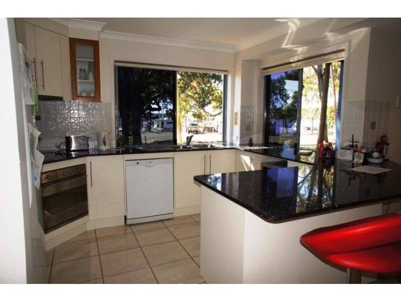 Unit 4/26 Esplanade, Tin Can Bay QLD 4580