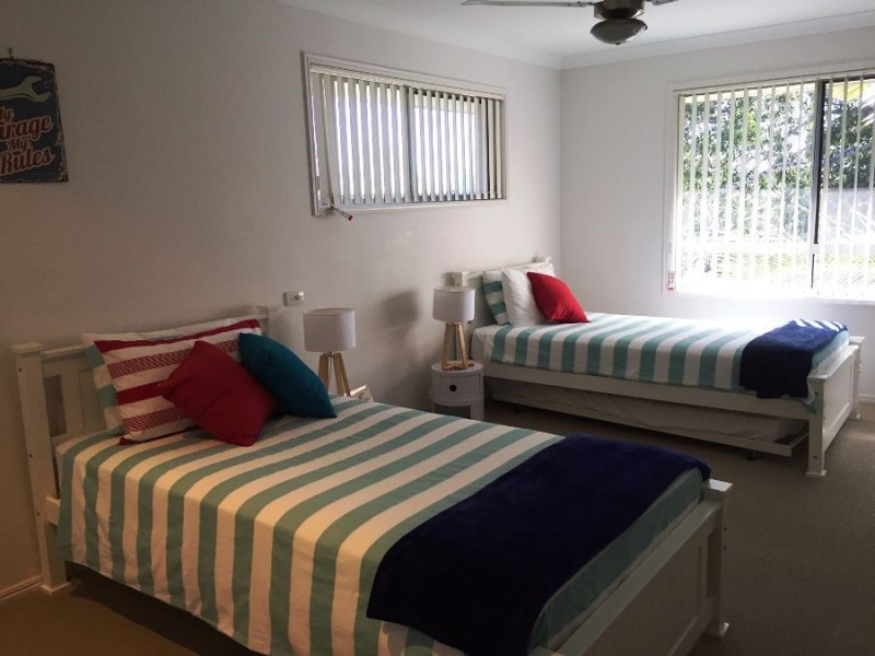 Unit 4/26 Esplanade, Tin Can Bay QLD 4580