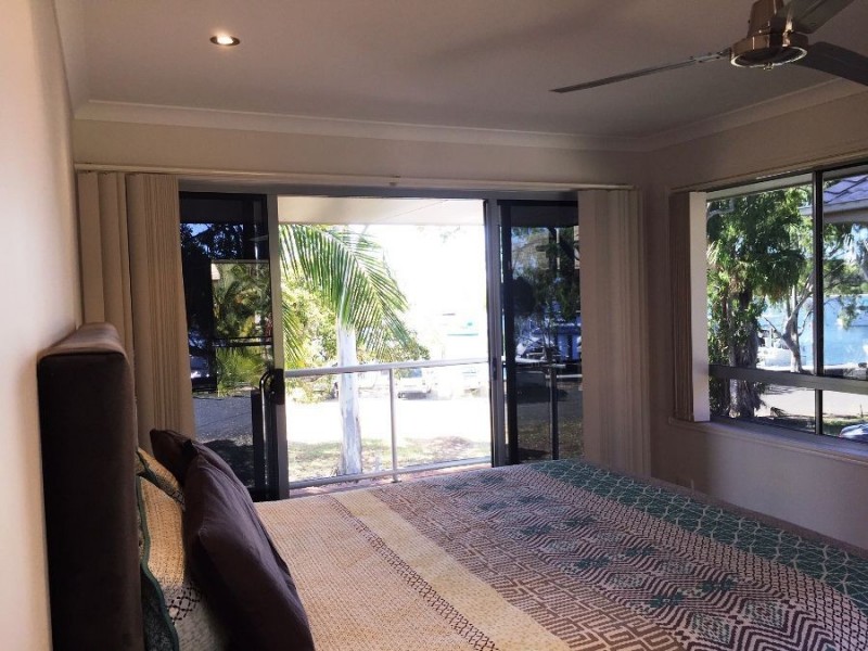 Unit 4/26 Esplanade, Tin Can Bay QLD 4580