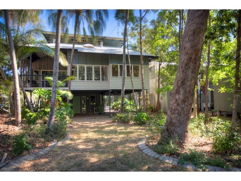 6 Satinwood Drive, Rainbow Beach QLD 4581