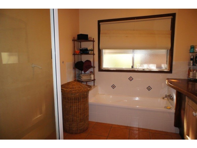 2 Sentinel Court, Cooloola Cove QLD 4580
