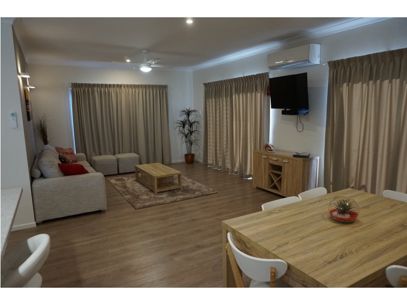 1/14 Spectrum Street, Rainbow Beach QLD 4581