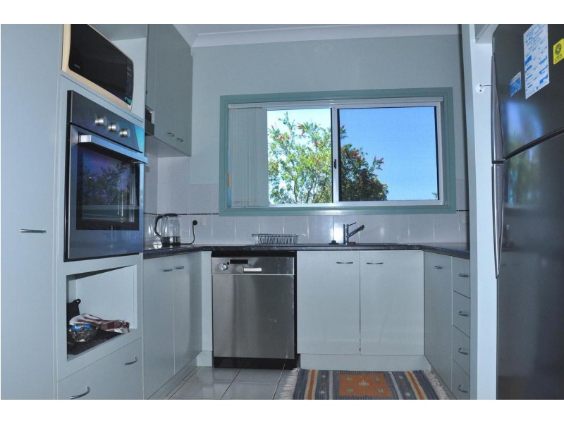 1/48 Manooka Drive, Rainbow Beach QLD 4581