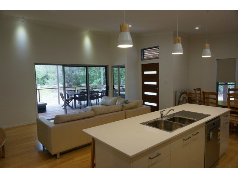15 Esprit Drive, Rainbow Beach QLD 4581