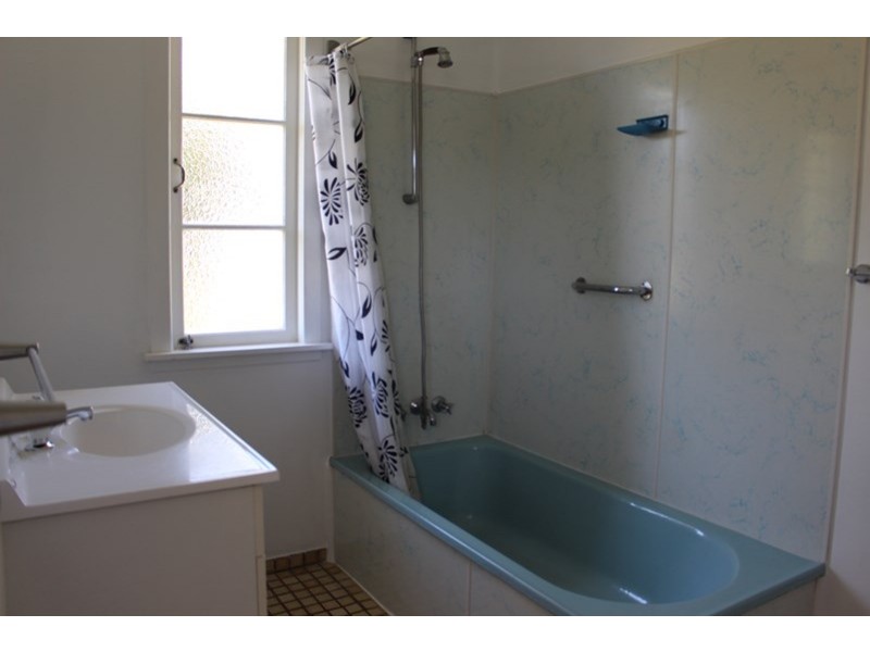 26 Gympie Rd, Tin Can Bay QLD 4580