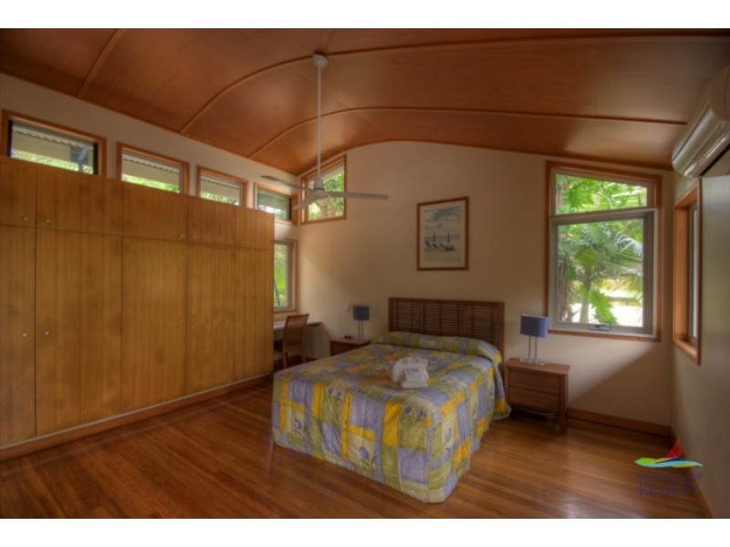 8 Satinwood Rd, Rainbow Beach QLD 4581