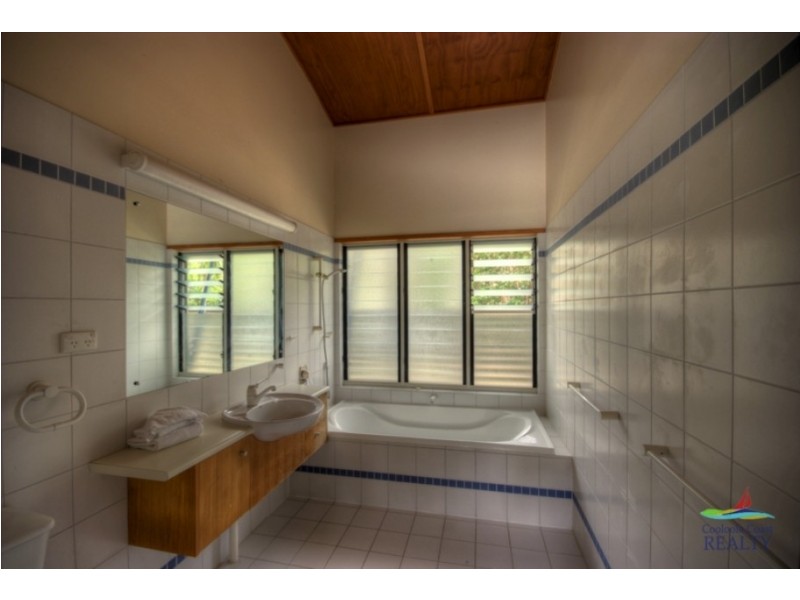 8 Satinwood Rd, Rainbow Beach QLD 4581