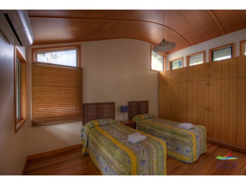 8 Satinwood Rd, Rainbow Beach QLD 4581