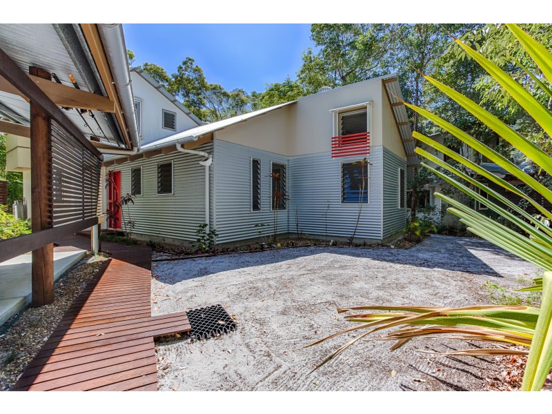 7 Naiad Ct, Rainbow Beach QLD 4581