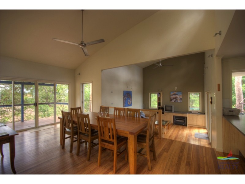 41 Satinwood Rd, Rainbow Beach QLD 4581